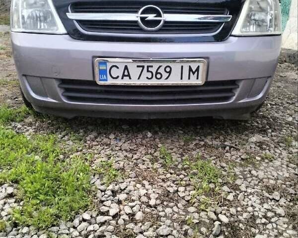Серый Опель Мерива, объемом двигателя 1.4 л и пробегом 190 тыс. км за 3650 $, фото 3 на Automoto.ua