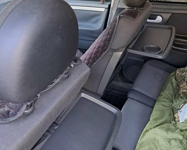 Серый Опель Мерива, объемом двигателя 1.6 л и пробегом 262 тыс. км за 2900 $, фото 12 на Automoto.ua