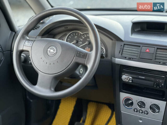Серый Опель Мерива, объемом двигателя 1.6 л и пробегом 279 тыс. км за 3450 $, фото 17 на Automoto.ua