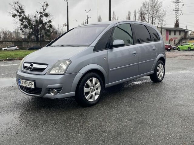 Серый Опель Мерива, объемом двигателя 1.8 л и пробегом 210 тыс. км за 3800 $, фото 2 на Automoto.ua