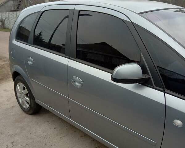 Сірий Опель Меріва, об'ємом двигуна 1.8 л та пробігом 210 тис. км за 3800 $, фото 1 на Automoto.ua