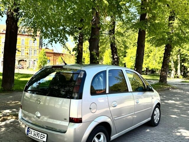 Серый Опель Мерива, объемом двигателя 1.6 л и пробегом 168 тыс. км за 4000 $, фото 3 на Automoto.ua