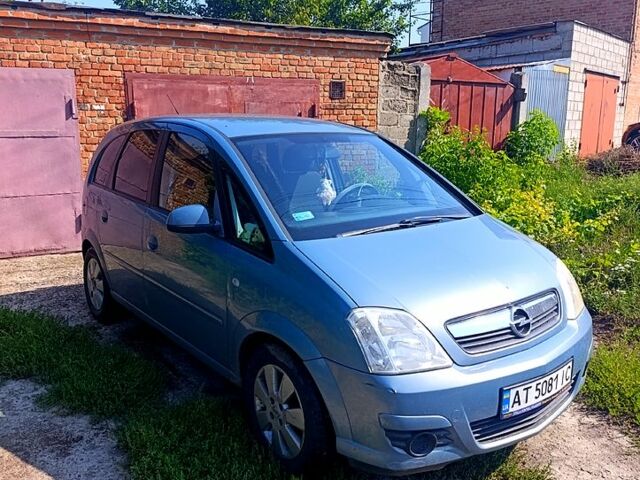 Серый Опель Мерива, объемом двигателя 1.4 л и пробегом 185 тыс. км за 3700 $, фото 2 на Automoto.ua