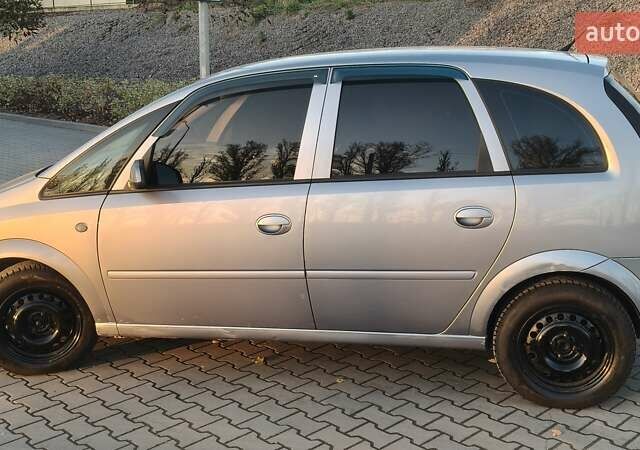 Серый Опель Мерива, объемом двигателя 1.6 л и пробегом 298 тыс. км за 4300 $, фото 1 на Automoto.ua