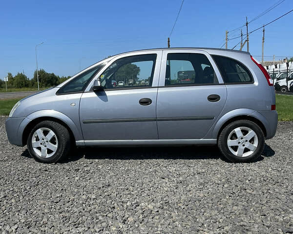 Серый Опель Мерива, объемом двигателя 1.6 л и пробегом 197 тыс. км за 4000 $, фото 4 на Automoto.ua