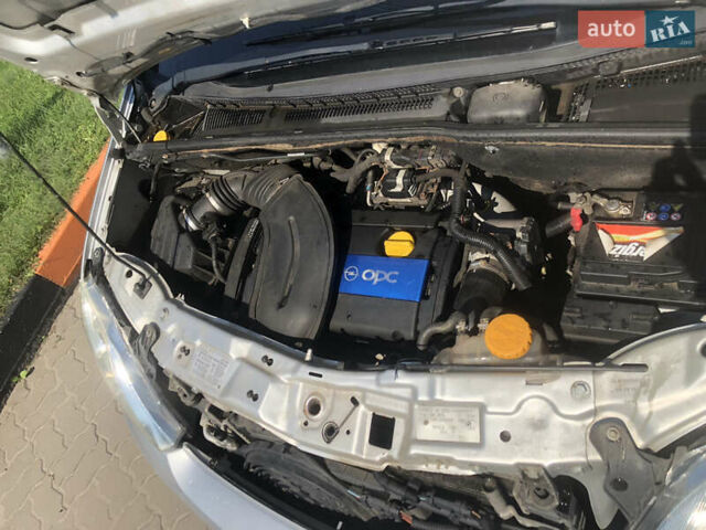 Серый Опель Мерива, объемом двигателя 1.6 л и пробегом 204 тыс. км за 4500 $, фото 9 на Automoto.ua