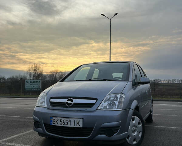 Сірий Опель Меріва, об'ємом двигуна 1.6 л та пробігом 205 тис. км за 4199 $, фото 2 на Automoto.ua