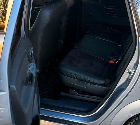 Сірий Опель Меріва, об'ємом двигуна 1.6 л та пробігом 298 тис. км за 4300 $, фото 4 на Automoto.ua