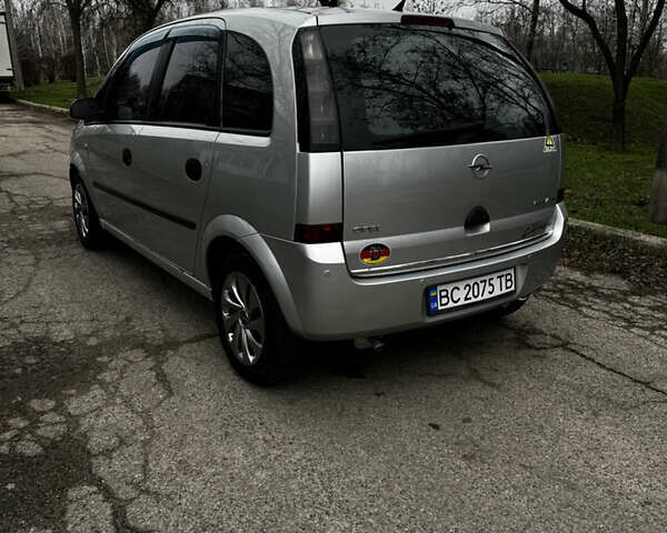 Сірий Опель Меріва, об'ємом двигуна 1.6 л та пробігом 260 тис. км за 4800 $, фото 4 на Automoto.ua