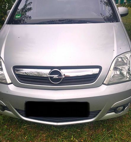 Серый Опель Мерива, объемом двигателя 1.6 л и пробегом 131 тыс. км за 3950 $, фото 1 на Automoto.ua