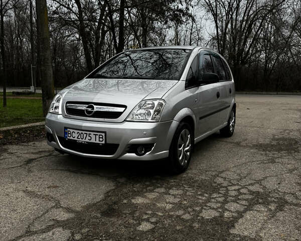 Сірий Опель Меріва, об'ємом двигуна 1.6 л та пробігом 260 тис. км за 4800 $, фото 1 на Automoto.ua