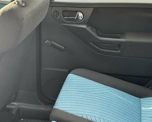 Серый Опель Мерива, объемом двигателя 1.36 л и пробегом 176 тыс. км за 3800 $, фото 8 на Automoto.ua