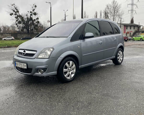 Серый Опель Мерива, объемом двигателя 1.8 л и пробегом 210 тыс. км за 3800 $, фото 3 на Automoto.ua