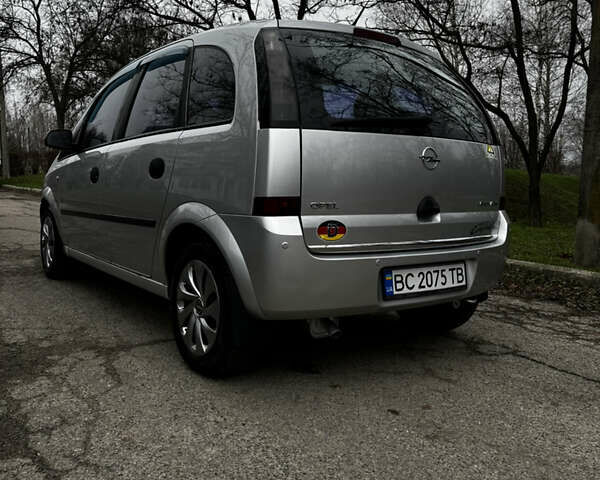 Сірий Опель Меріва, об'ємом двигуна 1.6 л та пробігом 260 тис. км за 4800 $, фото 5 на Automoto.ua