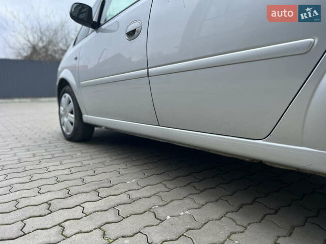 Серый Опель Мерива, объемом двигателя 1.25 л и пробегом 205 тыс. км за 2799 $, фото 5 на Automoto.ua