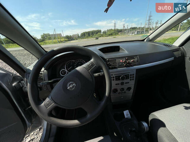 Серый Опель Мерива, объемом двигателя 1.6 л и пробегом 197 тыс. км за 4000 $, фото 7 на Automoto.ua