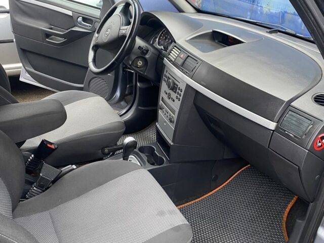 Серый Опель Мерива, объемом двигателя 1.8 л и пробегом 210 тыс. км за 3800 $, фото 14 на Automoto.ua