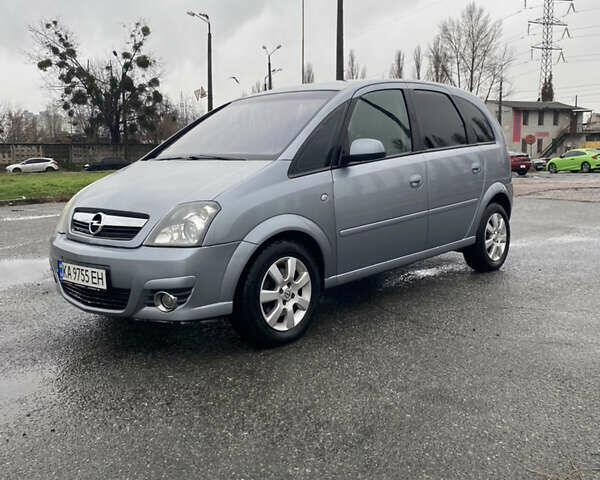 Серый Опель Мерива, объемом двигателя 1.8 л и пробегом 210 тыс. км за 3800 $, фото 2 на Automoto.ua