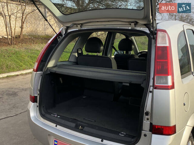 Серый Опель Мерива, объемом двигателя 1.6 л и пробегом 126 тыс. км за 4900 $, фото 6 на Automoto.ua