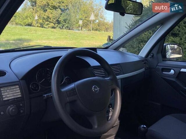 Серый Опель Мерива, объемом двигателя 1.6 л и пробегом 126 тыс. км за 4900 $, фото 6 на Automoto.ua