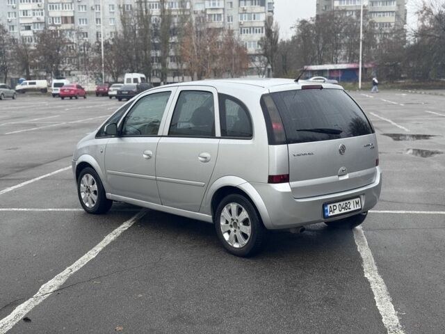 Серый Опель Мерива, объемом двигателя 1.7 л и пробегом 254 тыс. км за 3500 $, фото 4 на Automoto.ua