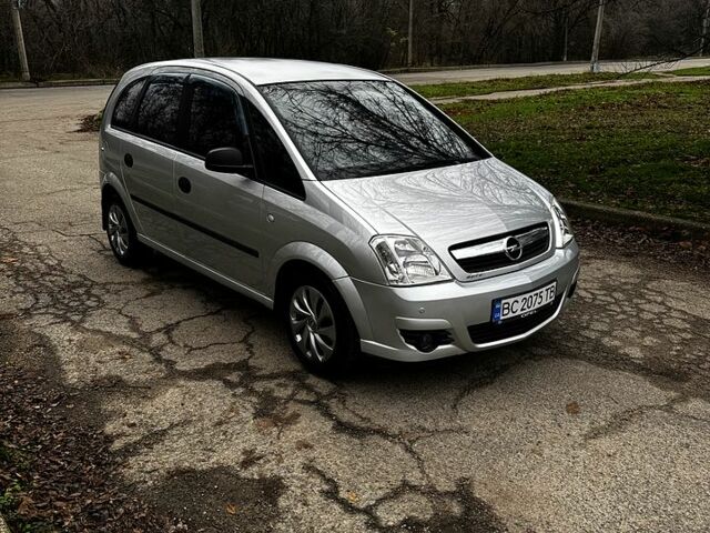 Серый Опель Мерива, объемом двигателя 1.6 л и пробегом 260 тыс. км за 4800 $, фото 7 на Automoto.ua
