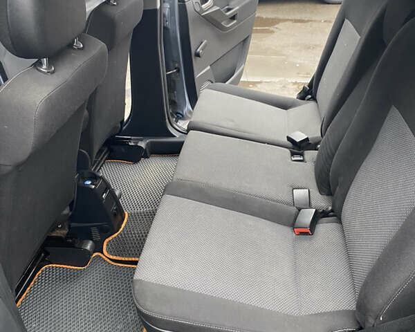 Серый Опель Мерива, объемом двигателя 1.8 л и пробегом 210 тыс. км за 3800 $, фото 16 на Automoto.ua