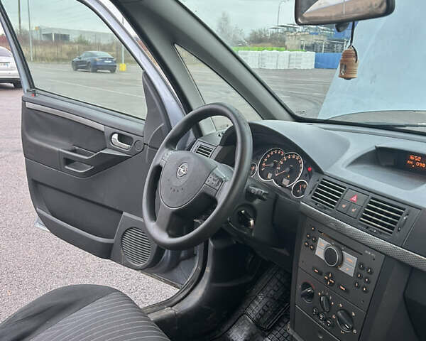 Сірий Опель Меріва, об'ємом двигуна 1.6 л та пробігом 205 тис. км за 4199 $, фото 11 на Automoto.ua