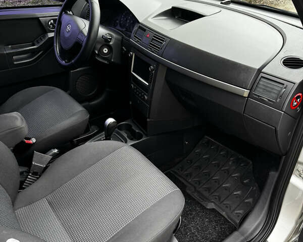 Сірий Опель Меріва, об'ємом двигуна 1.6 л та пробігом 260 тис. км за 4800 $, фото 20 на Automoto.ua