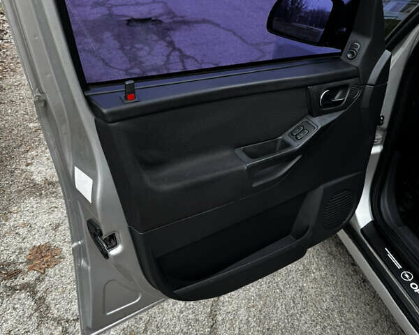 Сірий Опель Меріва, об'ємом двигуна 1.6 л та пробігом 260 тис. км за 4800 $, фото 16 на Automoto.ua