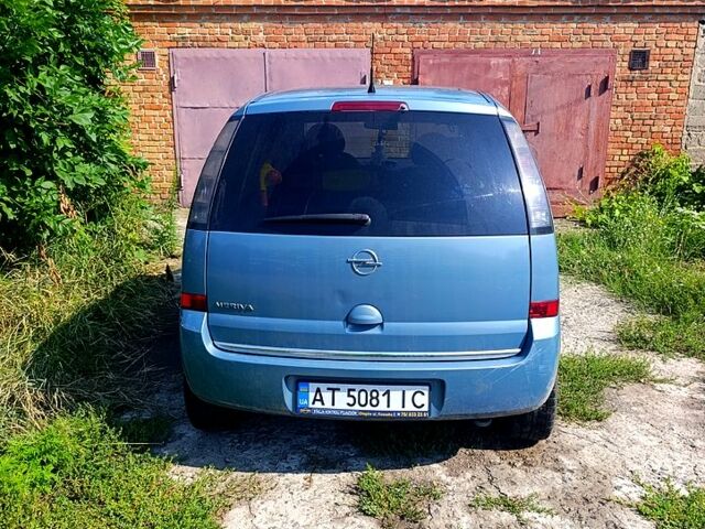 Серый Опель Мерива, объемом двигателя 1.4 л и пробегом 185 тыс. км за 3700 $, фото 4 на Automoto.ua