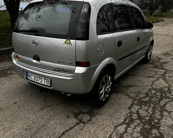 Сірий Опель Меріва, об'ємом двигуна 1.6 л та пробігом 260 тис. км за 4800 $, фото 7 на Automoto.ua