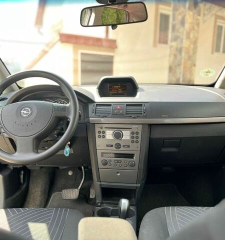 Серый Опель Мерива, объемом двигателя 1.6 л и пробегом 127 тыс. км за 5458 $, фото 16 на Automoto.ua