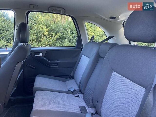 Серый Опель Мерива, объемом двигателя 1.6 л и пробегом 126 тыс. км за 4900 $, фото 10 на Automoto.ua