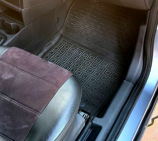 Сірий Опель Меріва, об'ємом двигуна 1.6 л та пробігом 298 тис. км за 4300 $, фото 11 на Automoto.ua