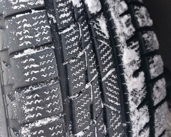 Серый Опель Мерива, объемом двигателя 1.6 л и пробегом 187 тыс. км за 3600 $, фото 4 на Automoto.ua