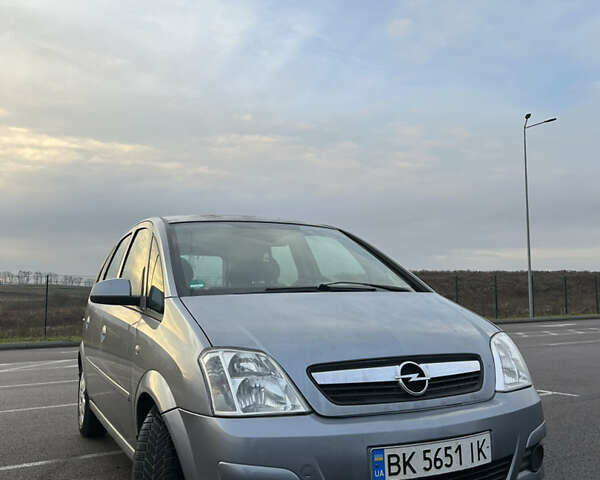 Сірий Опель Меріва, об'ємом двигуна 1.6 л та пробігом 205 тис. км за 4199 $, фото 1 на Automoto.ua