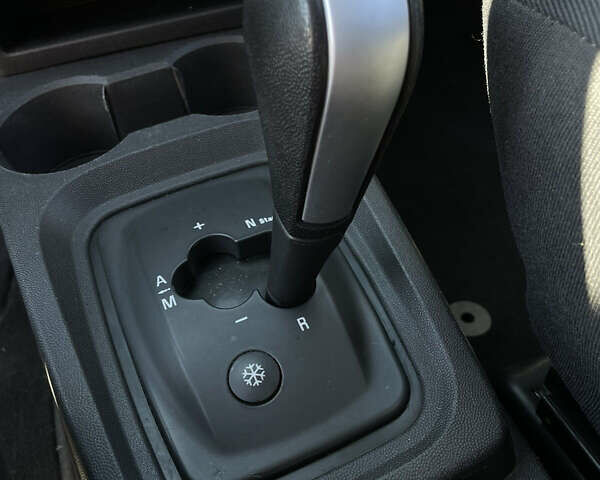 Серый Опель Мерива, объемом двигателя 1.6 л и пробегом 197 тыс. км за 4000 $, фото 14 на Automoto.ua