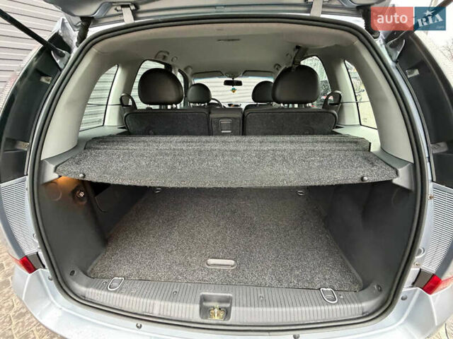 Серый Опель Мерива, объемом двигателя 1.6 л и пробегом 180 тыс. км за 5700 $, фото 7 на Automoto.ua