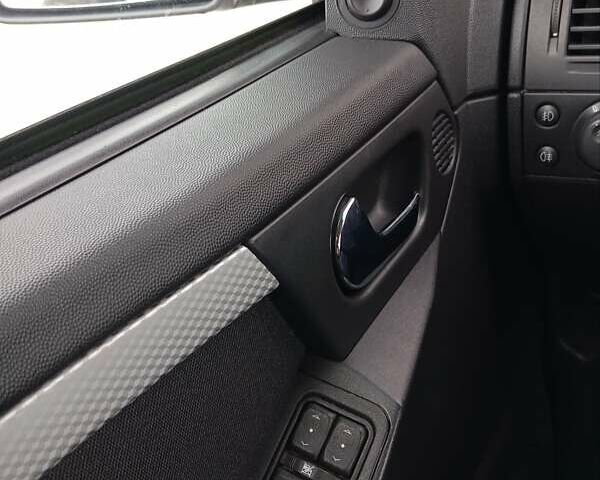 Серый Опель Мерива, объемом двигателя 1.6 л и пробегом 198 тыс. км за 6350 $, фото 47 на Automoto.ua