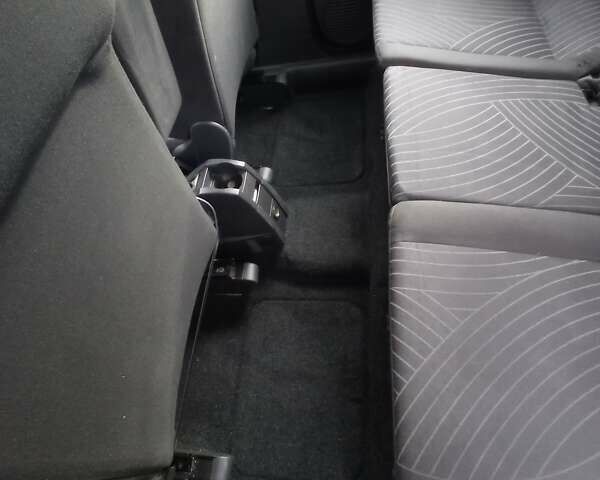 Сірий Опель Меріва, об'ємом двигуна 1.61 л та пробігом 193 тис. км за 4900 $, фото 26 на Automoto.ua