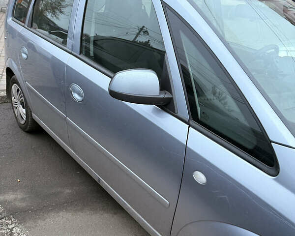 Серый Опель Мерива, объемом двигателя 1.6 л и пробегом 223 тыс. км за 3800 $, фото 3 на Automoto.ua