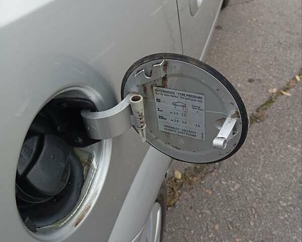 Серый Опель Мерива, объемом двигателя 1.6 л и пробегом 198 тыс. км за 6350 $, фото 12 на Automoto.ua