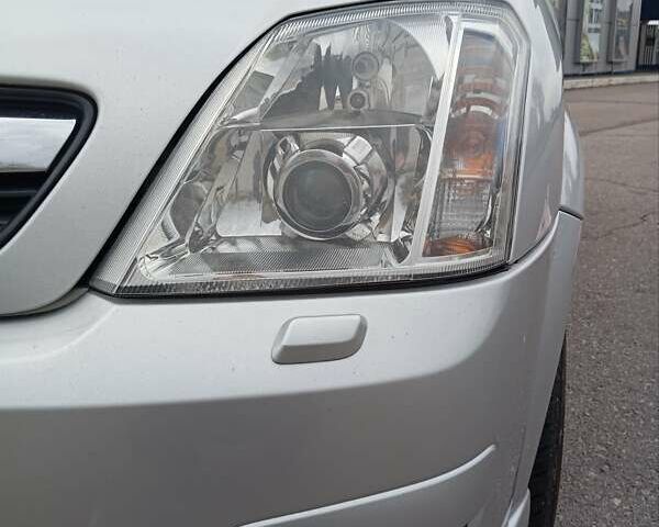 Серый Опель Мерива, объемом двигателя 1.6 л и пробегом 198 тыс. км за 6350 $, фото 15 на Automoto.ua