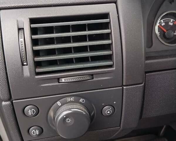 Серый Опель Мерива, объемом двигателя 1.6 л и пробегом 198 тыс. км за 6350 $, фото 39 на Automoto.ua