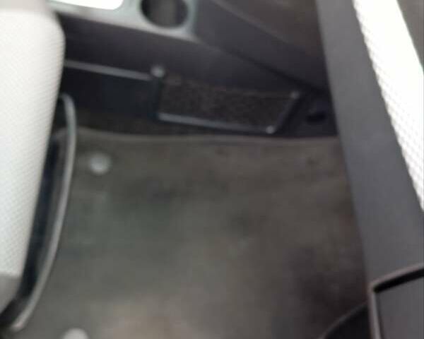 Серый Опель Мерива, объемом двигателя 1.6 л и пробегом 198 тыс. км за 6350 $, фото 29 на Automoto.ua