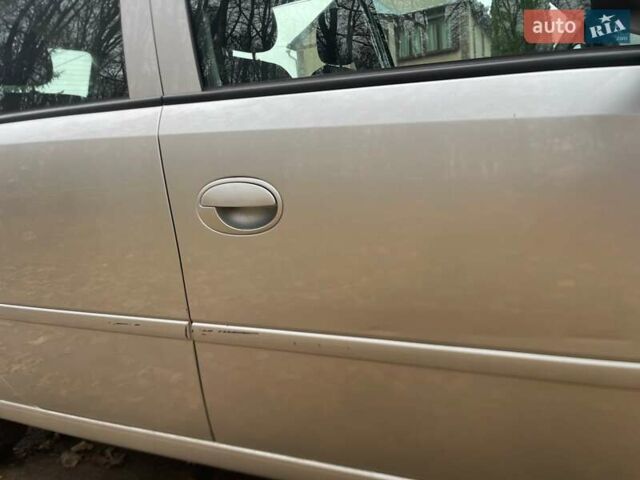 Сірий Опель Меріва, об'ємом двигуна 1.6 л та пробігом 231 тис. км за 5000 $, фото 3 на Automoto.ua