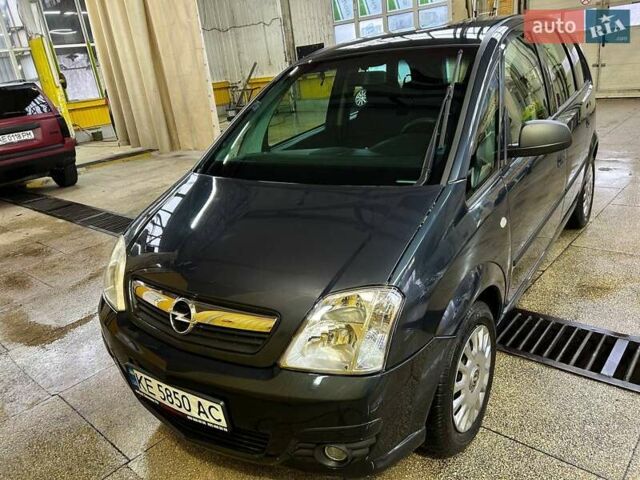 Серый Опель Мерива, объемом двигателя 1.6 л и пробегом 101 тыс. км за 6200 $, фото 4 на Automoto.ua
