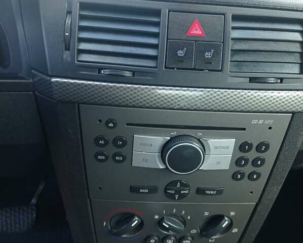 Сірий Опель Меріва, об'ємом двигуна 1.61 л та пробігом 193 тис. км за 4900 $, фото 17 на Automoto.ua