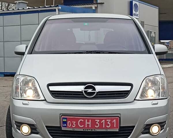 Серый Опель Мерива, объемом двигателя 1.6 л и пробегом 198 тыс. км за 6350 $, фото 10 на Automoto.ua